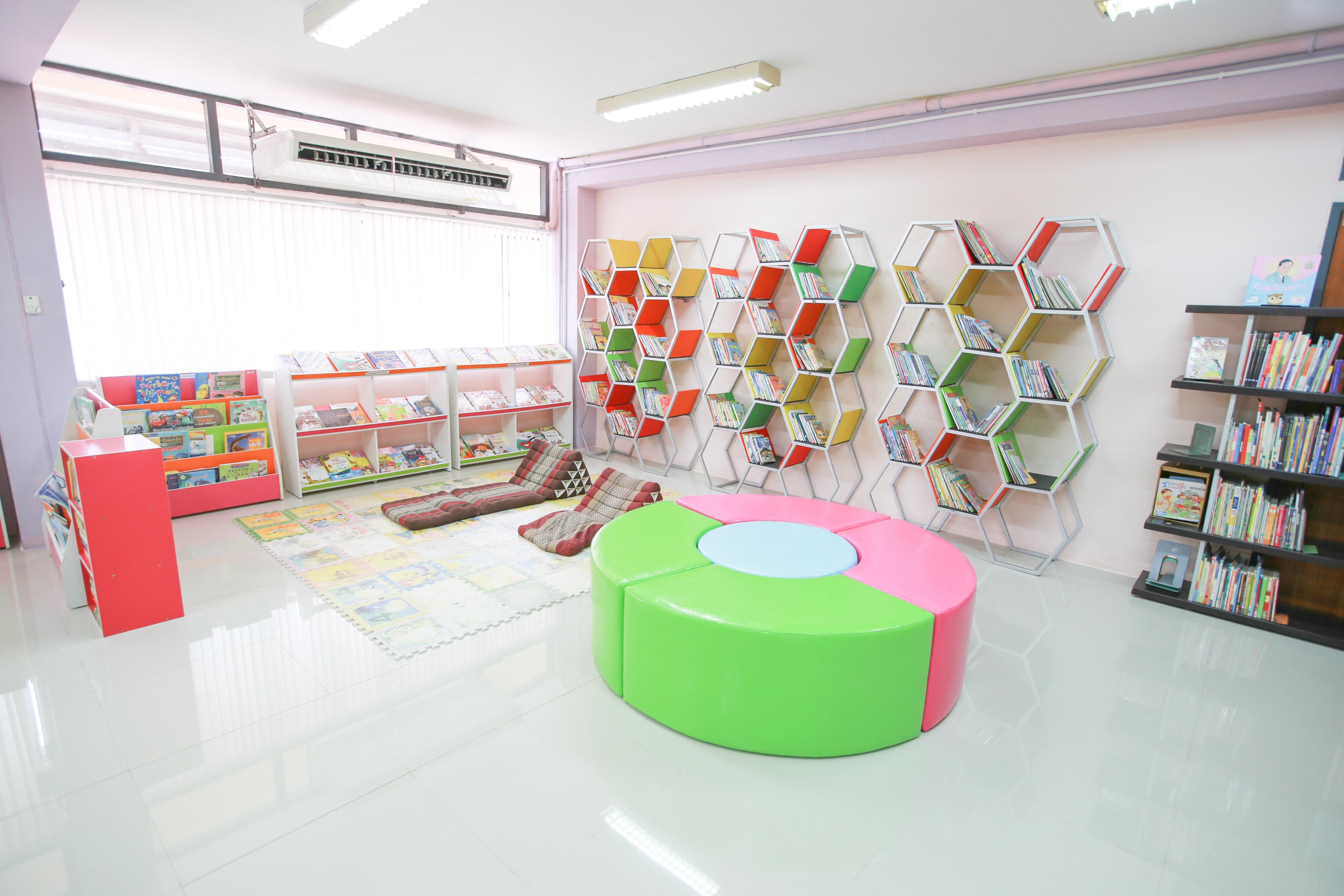 2. ห้องหนังสือเด็กและเยาวชน